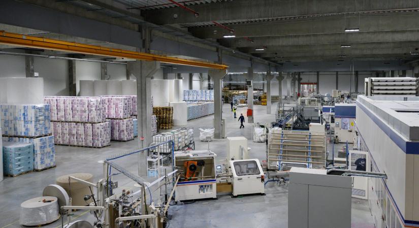 Több száz millió forintból fejlesztik gyártástechnológiáját a salgótarjáni gyárban
