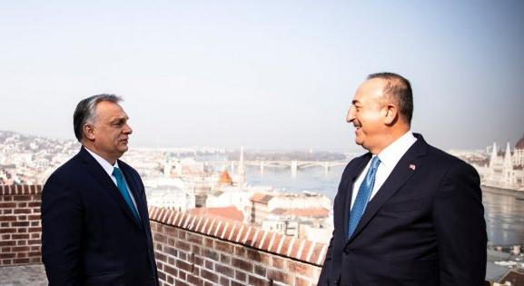 Orbán a török külügyminiszterrel tárgyalt, és a járványkezelés is szóba került