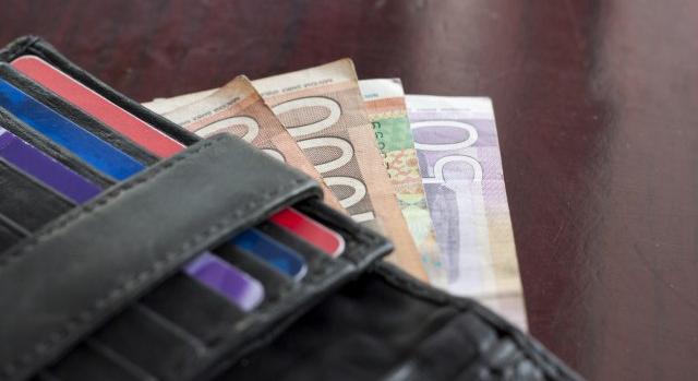 Hatvanhatezer dinár felett a tavaly decemberi átlagbér Szerbiában