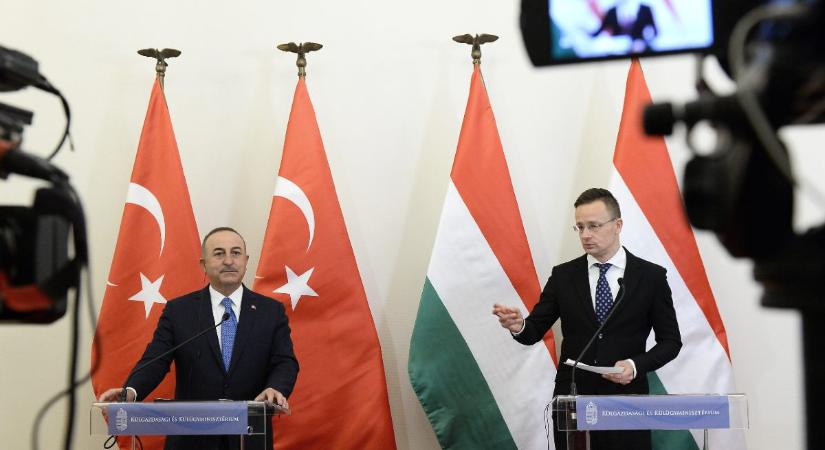 Akár török vakcinát is vehet az Orbán-kormány