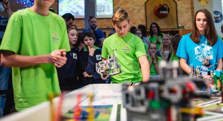 LEGO robotokkal Cambridge-be jutni, avagy miért menő robotikát tanulni?