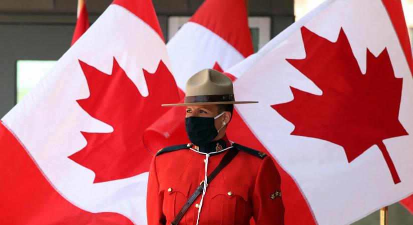 Szexuális zaklatás vádja miatt lemondott Kanada új vezérkari főnöke