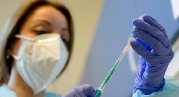 Novák Hunor: kevesebb gyógyszert kellene szedni, és sokkal több védőoltást beadni