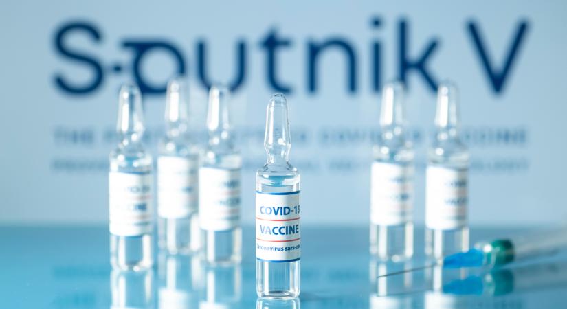 Oroszország a felére csökkentette a Szputnyik V-vakcina árát