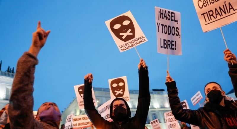 A kilátástalan jövő is tüzelheti az utcára vonuló fiatalokat Spanyolországban