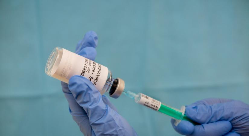 A németek elismerték: tömegével állnak a vakcinák a hűtőben náluk