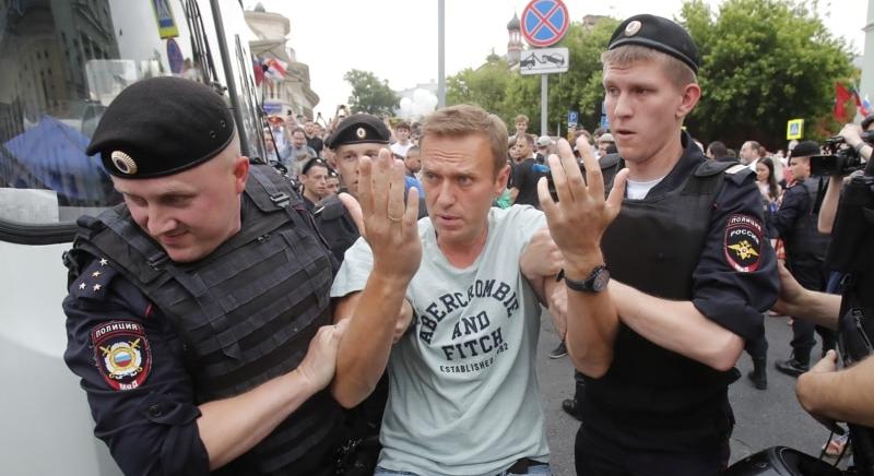 Megerősítették Navalnij átszállításának tényét, de az új börtönt nem nevezték meg