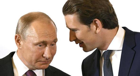 Kurz és Putyin a Szputnyik V beszerzéséről és közös gyártásáról egyeztetett pénteken