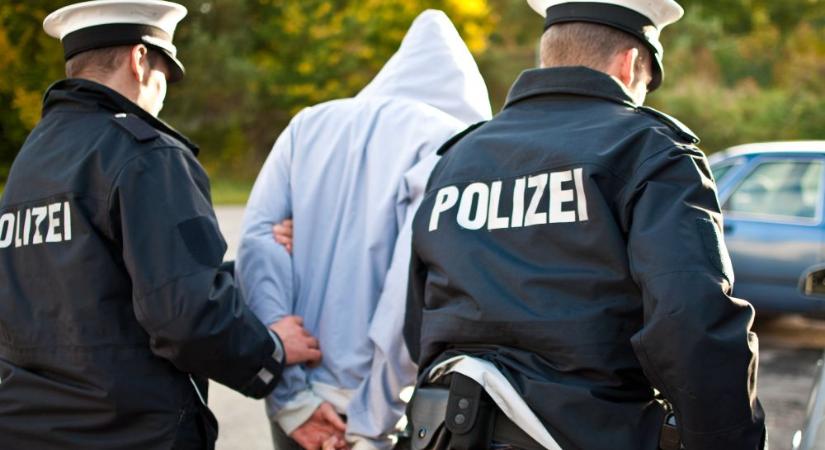Neonáci hálózat tagjainál razziáztak a német rendőrök