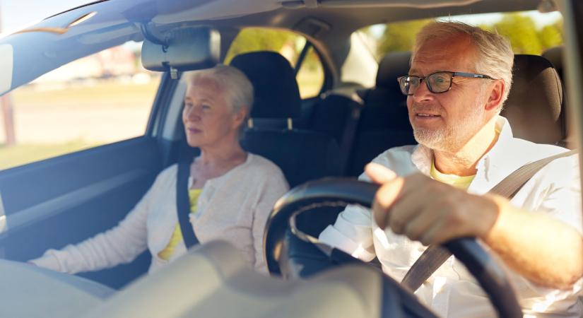 Alkalmatlanabbak lennének autóvezetésre az idősek?