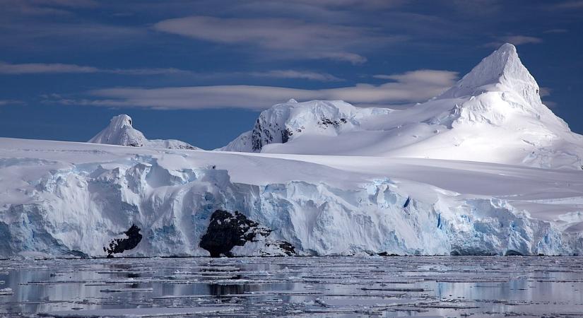 1270 négyzetkilométernyi jéghegy szakadt le az Antarktiszról