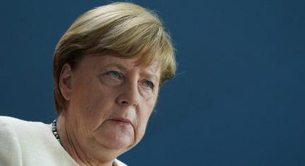 Merkel kétszínűen a német (ipari) lobbi érdekeit nézi