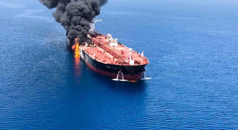 Robbanás történt egy izraeli teherhajón az Ománi öbölben