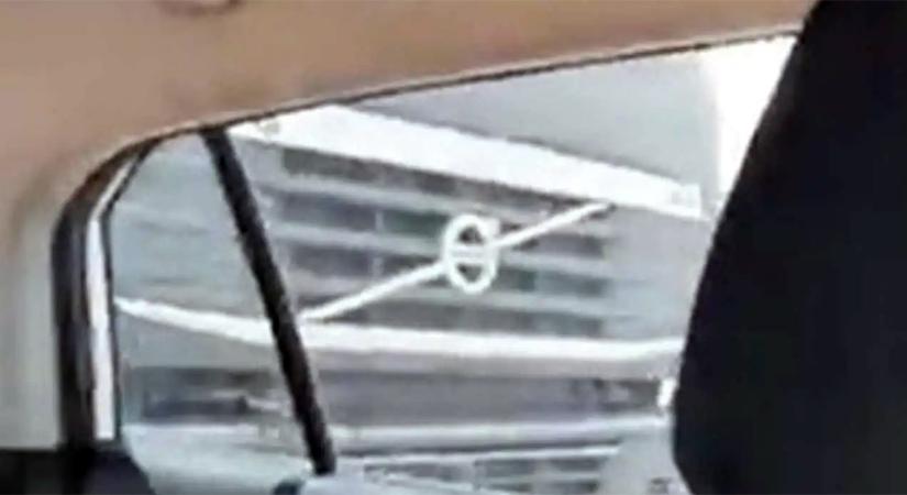 Az őrült kamionos lelökött egy autót az útról, felháborítóan enyhe büntetést kapott - videó