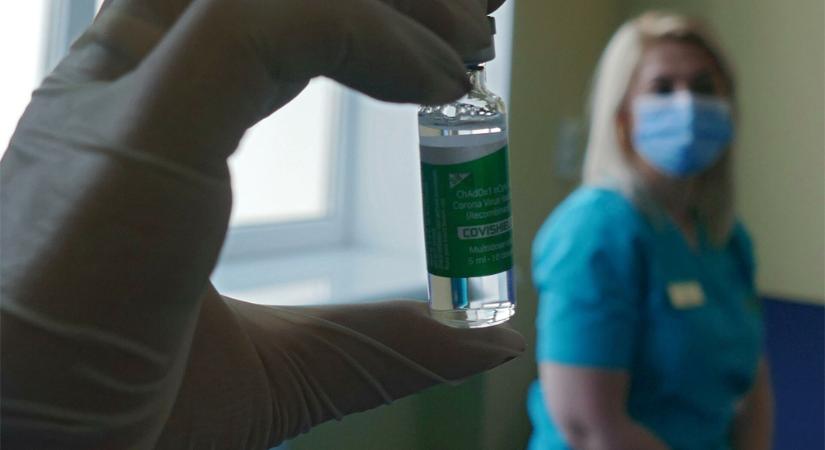 A felhasználatlan Covid elleni vakcinamennyiség magánklinikáknak történő eladását tervezi a kormány