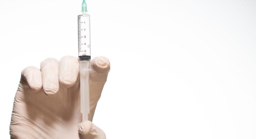 Hatalmas áttörés: itt az egydózisú vakcina