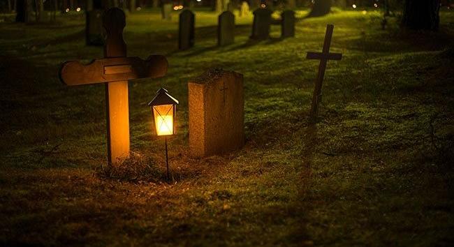 Horror – Borzalmas halált halt a sírásó, aki véletlenül élve temette el magát