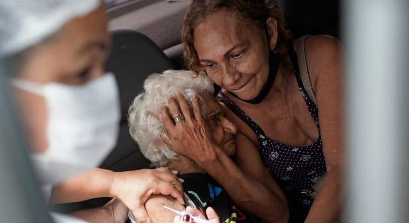 Kamuztak az ápolók, üres ampullákkal „oltottak” Brazíliában