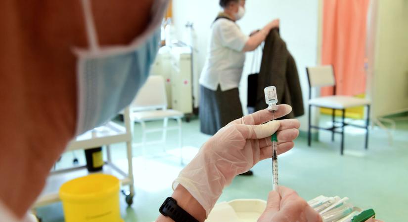 Szlávik: olyan 40-50 évesek kerülnek kórházba, akiknek semmilyen alapbetegsége nem volt