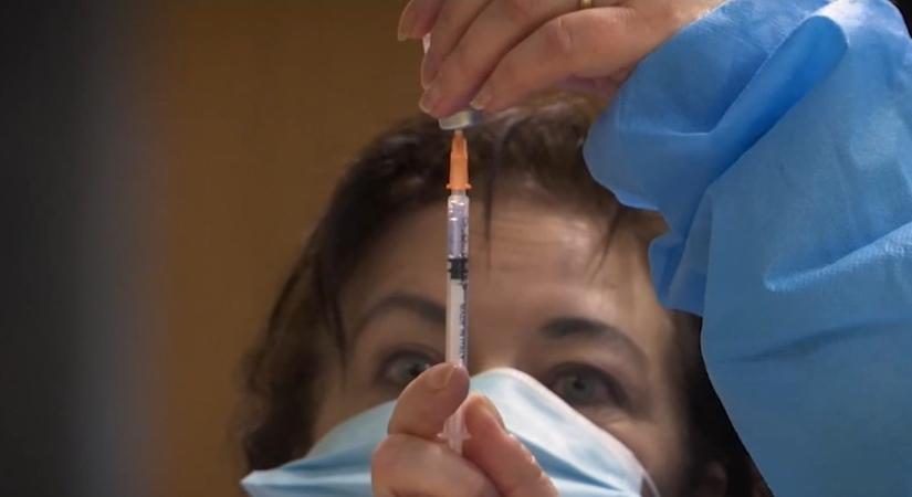 A kormány azért nem vett több Moderna-vakcinát, mert drágább, mint a Pfizer