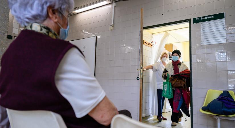 Csúcsterhelésre készül az összes magyarországi kórház