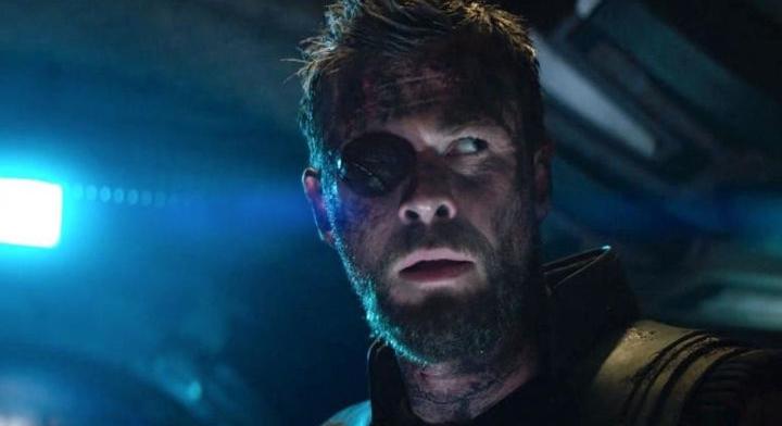 Új képeken láthatjuk, hogy Chris Hemsworth mennyire kipattintotta magát a Thor 4. kedvéért