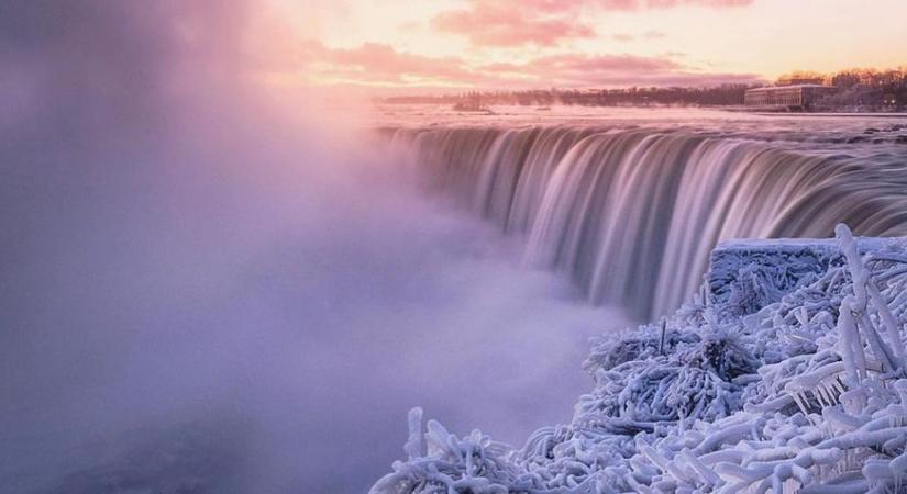 Lenyűgöző látvány a befagyott Niagara-vízesés