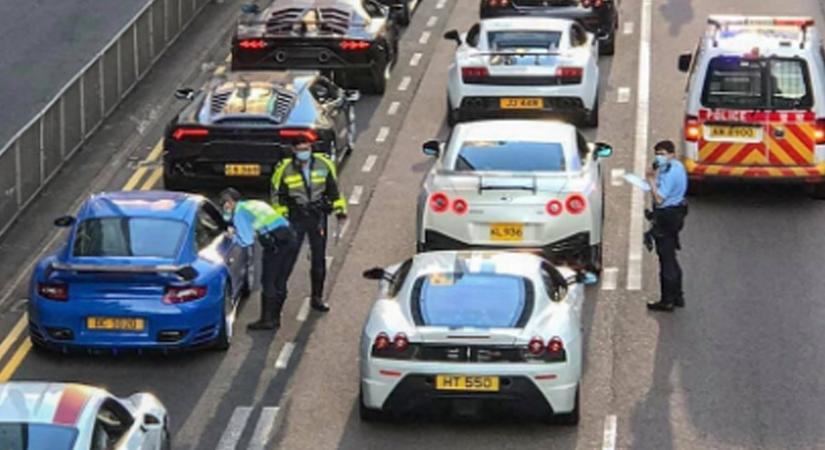 Need for Speed élőben? 45 szuperautót állított félre egyszerre a rendőrség! – VIDEÓ