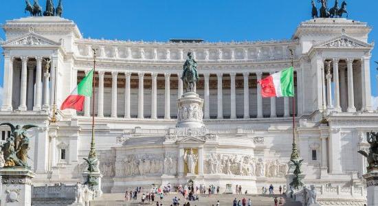Az olasz jobboldalt erősítette meg Draghi új kormánya