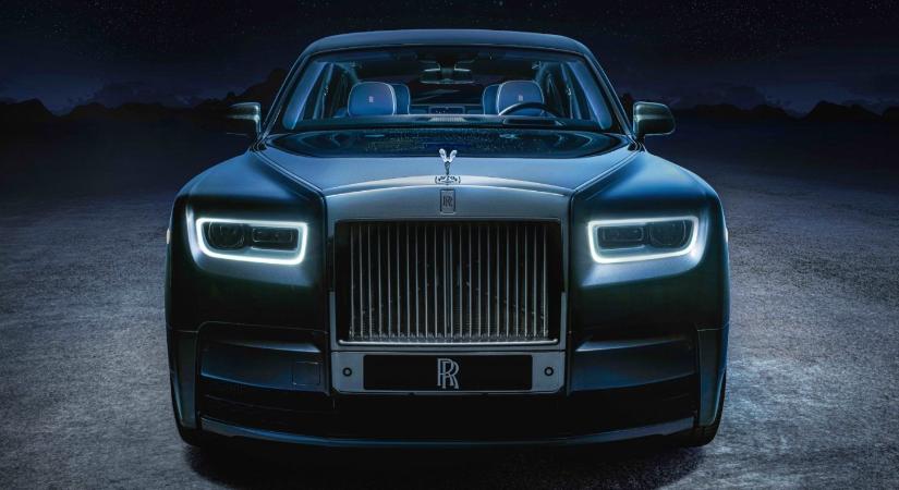 Nincs óra a legújabb Rolls-Royce-ban, hogy az ügyfelet semmi ne emlékeztesse annak múlására