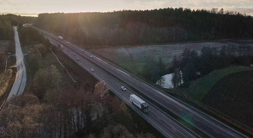 Zöld utat kaptak Svédországban a Scania önvezető kamionjai