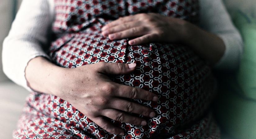 Kényes kérdések: miért alakul ki, és mit lehet tenni a terhességi hüvelyfolyással?