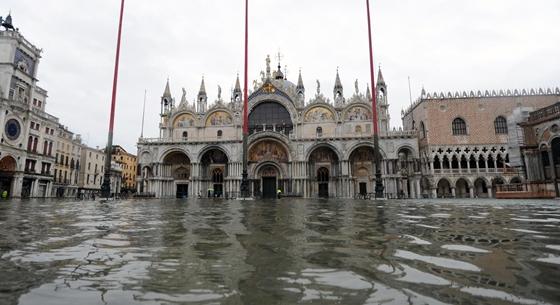 Eltűnt a víz Velence néhány kanálisából
