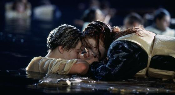 Sokkolja a rajongókat a Titanic alternatív befejezése