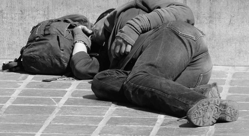 Okoskodnak, de fogalmuk sincs a hajléktalan létről —Lapzsemle