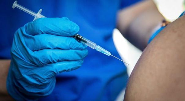 Miközben a kínai a duplájába kerül, a kormánynak nem kellett a Moderna vakcina, mert drága
