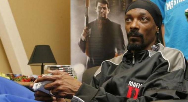 Hét és fél órán át streamelt Snoop Dogg, de ebből 15 percet töltött játékkal