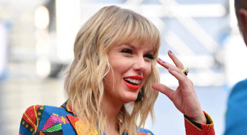 Taylor Swift kiakadt egy sorozatra, amiben a pasizási szokásain viccelődnek