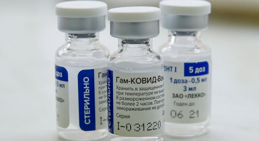Megérkezett az orosz vakcina első szállítmánya Szlovákiába