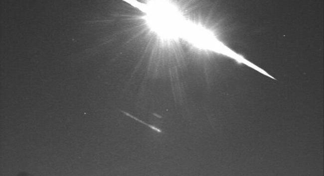 Hatalmas fényjelenség kíséretében meteor csapódott be Nagy-Britannia felett – videó