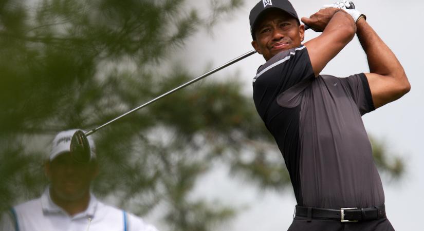 Tiger Woods meghatódott a golfozók tisztelgésén balesete után
