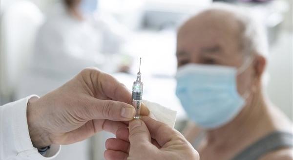 Mik az ismert mellékhatásai a kínai vakcinának?