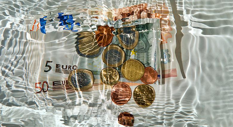 364 forint fölött jegyzik az eurót