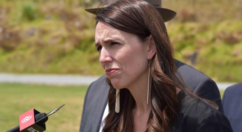 Megharagudtak az új-zélandi miniszterelnökre, amiért ismét lezárta az egész országot
