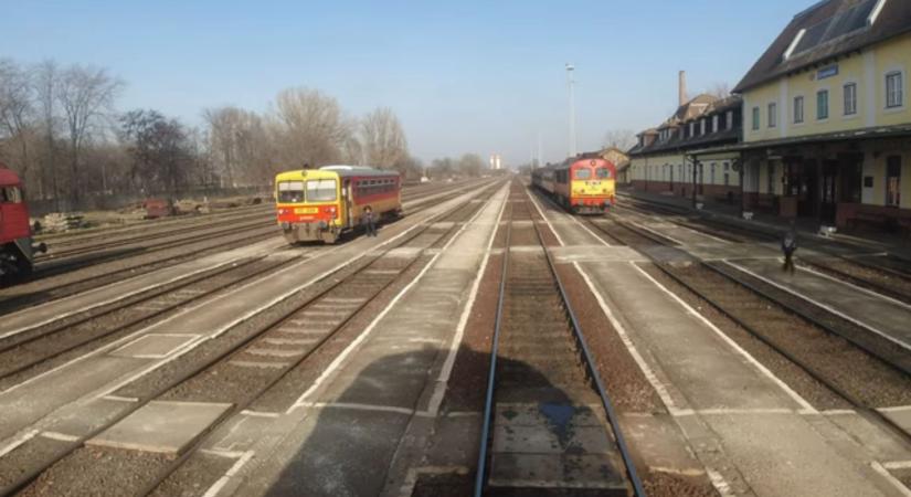 Utazza végig a Szeged-Békéscsaba vonalat egy mozdonyvezető szemén keresztül!