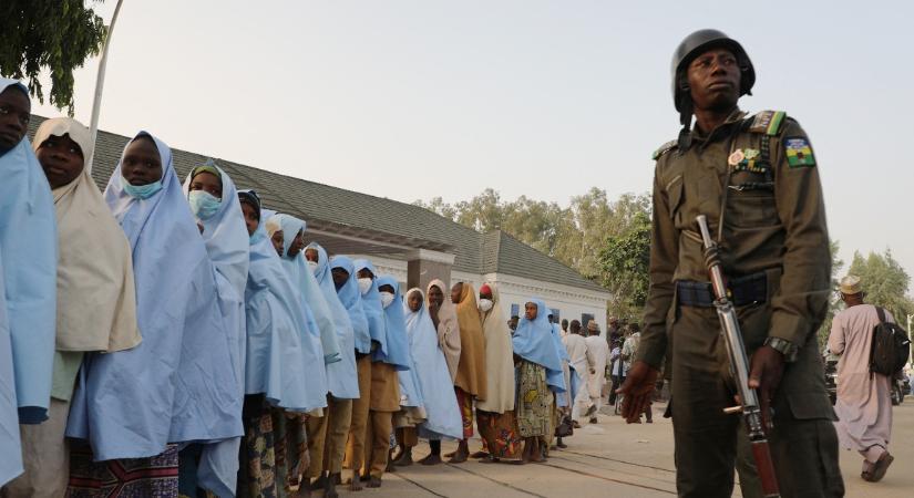 Szabadon engedték a Nigériában elrabolt diáklányokat
