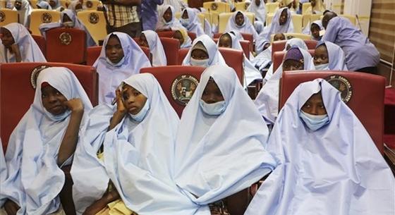 Az elrabolt iskolás lányokat is elengedték Nigériában