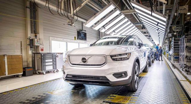 Beállt a sorba a Volvo is, 2030-tól csak villanyautókat gyárt