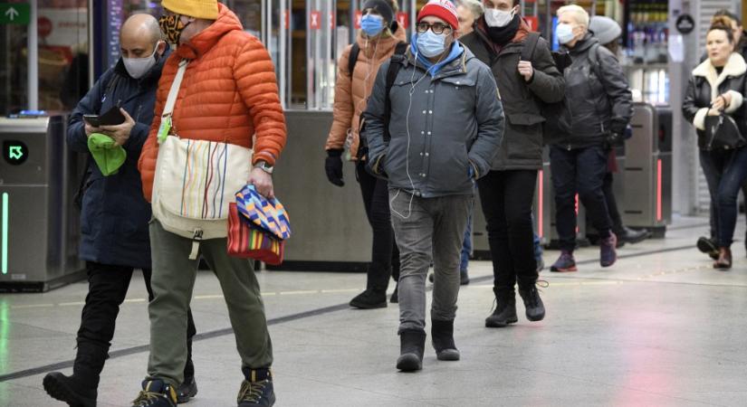Svédország a járvány harmadik hulláma felé tart, Németország lazításra készül