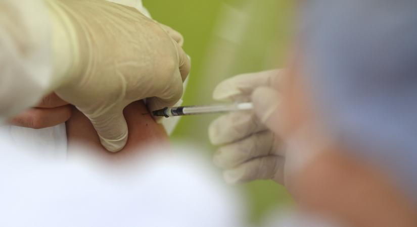 Románia: 1,6 millió védőoltást adtak be koronavírus ellen